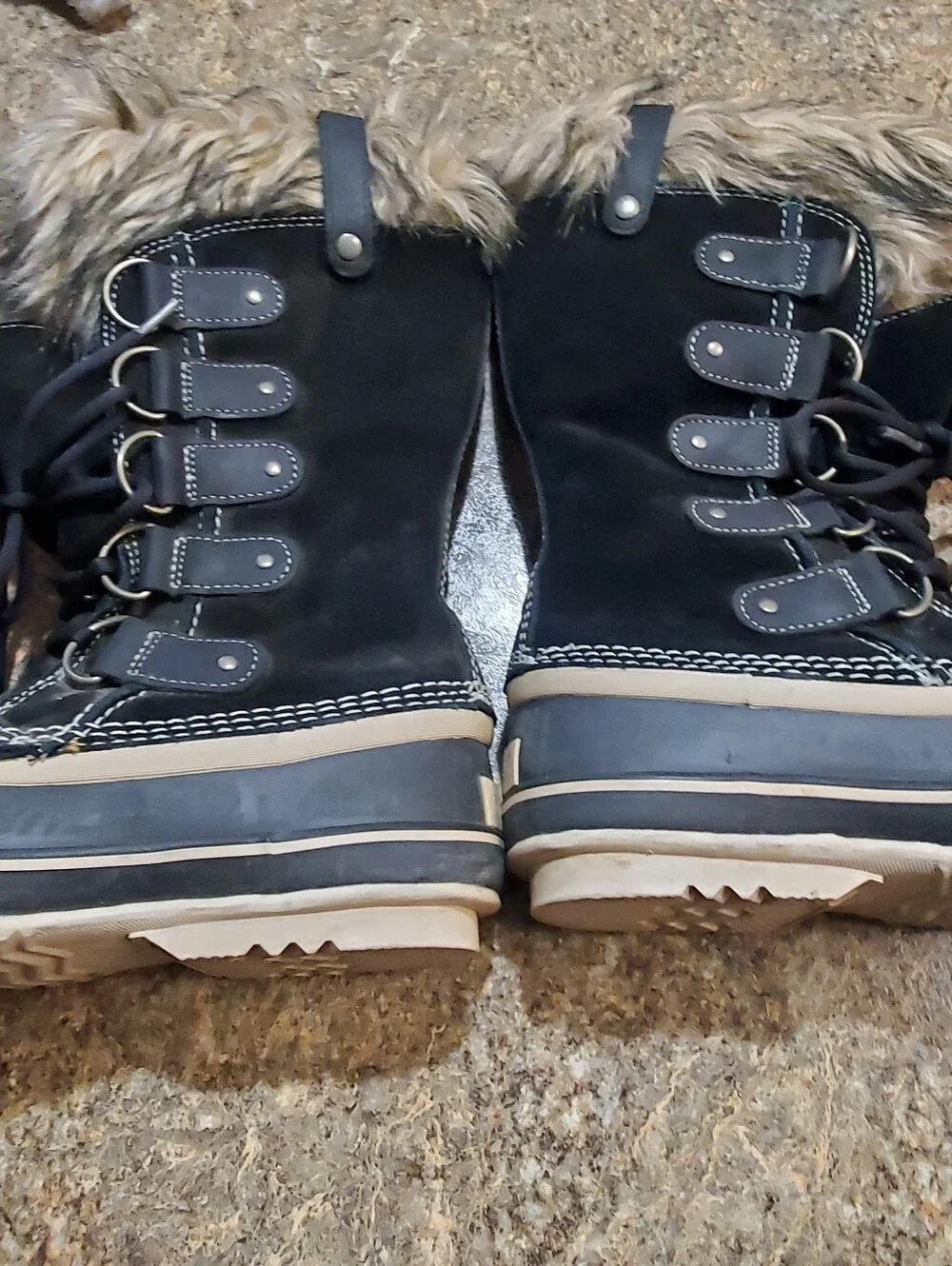 SOREL JOAN OF ARCTIC WINTER FAUX FUR COLLAR BOOTS. WATERPROOF SZ 8.